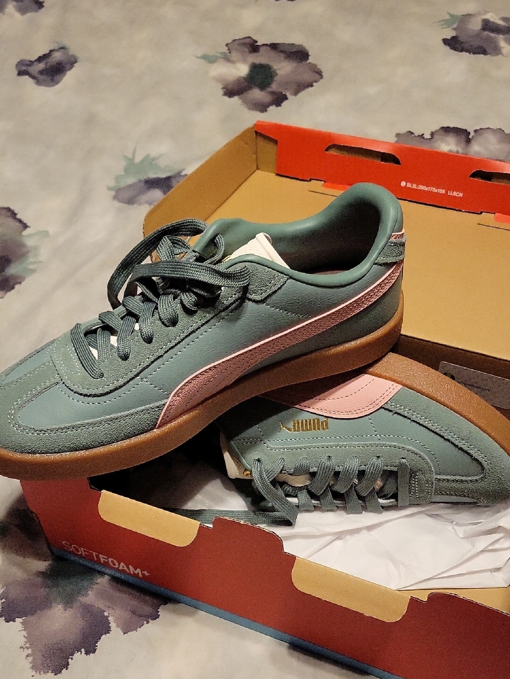 Puma Low-Top Sneakers in Teal with Pink Accent